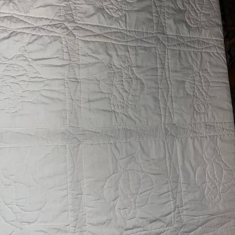 Vtg Queen Quilt Embroidered Rose Motif Patchwork Made By Arline Myers 109x38